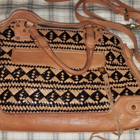 Beautiful Desire Satchel with crossbody strap - Picture 2 of 7